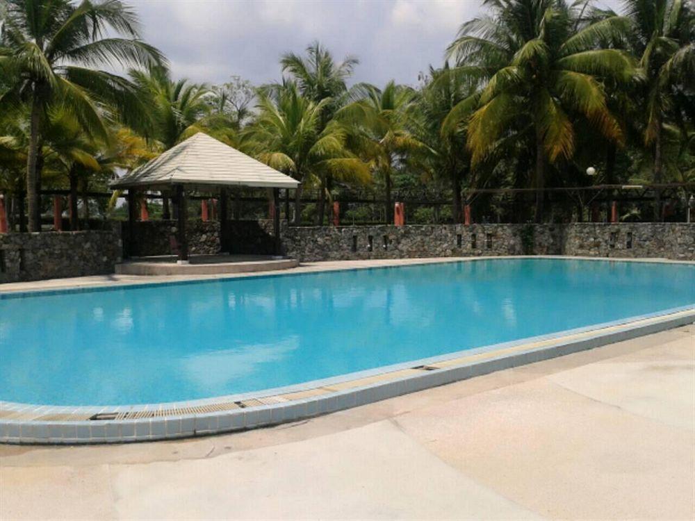 Pattaya Country Club & Resort Exterior photo